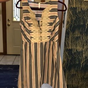 Beautiful striped dress!